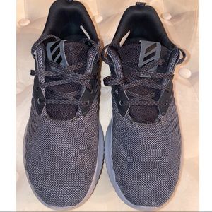 ADIDAS Men’s / Big Kid’s SIZE 6 GREY RUNNING SNEAKERS